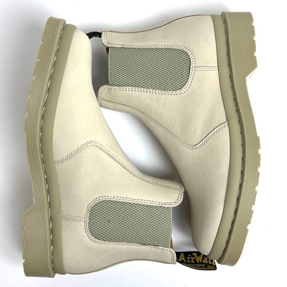 Dr. Martens 2976 Chelsea Boots - NWOT sz 10 - Picture 10 of 16